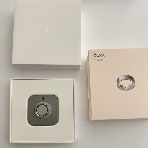 Oura Ring Gen 4 Size 7 Silver Brand new in box - Picture 4 of 9